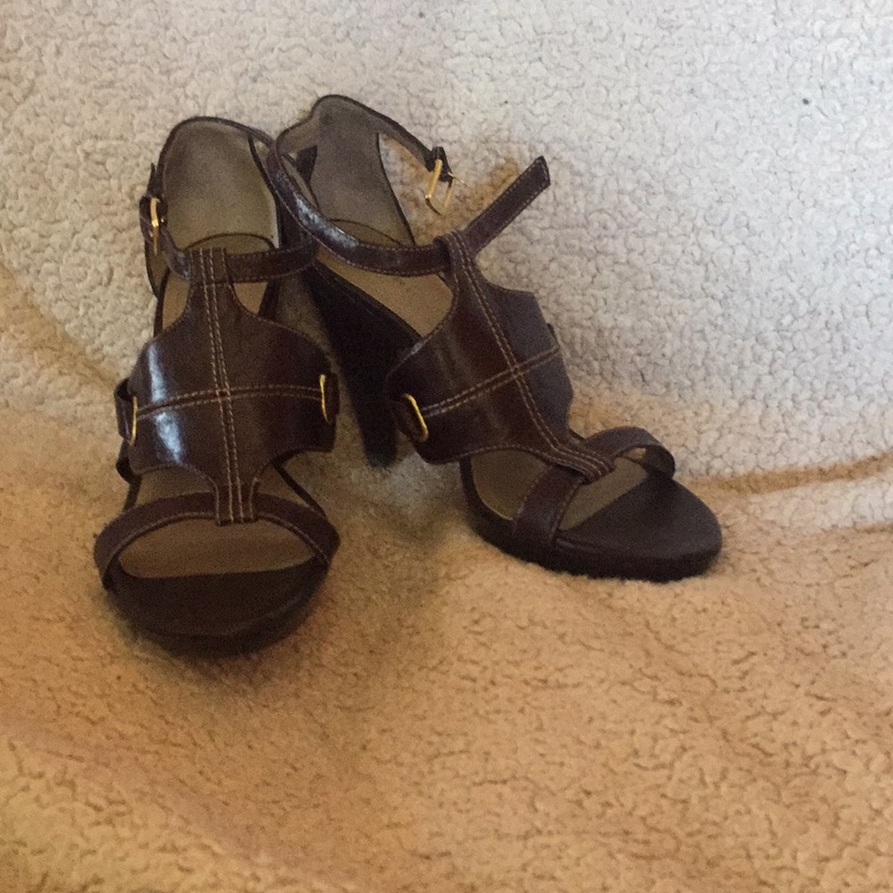 Strapped high heel sandles